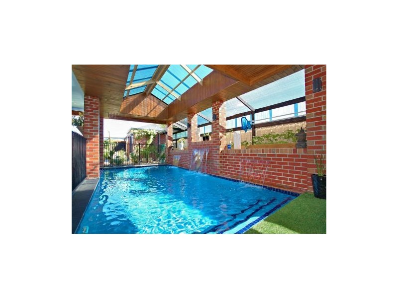 27 Brookfield Avenue, Brookfield VIC 3338
