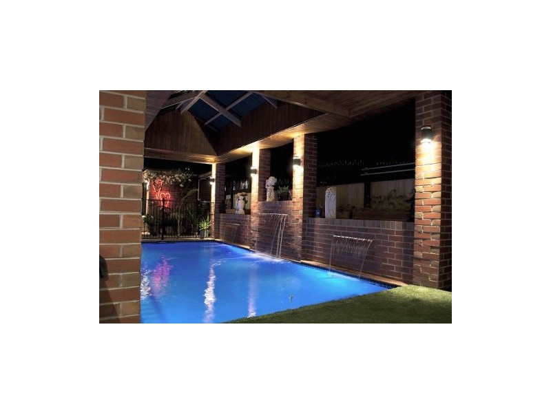 27 Brookfield Avenue, Brookfield VIC 3338