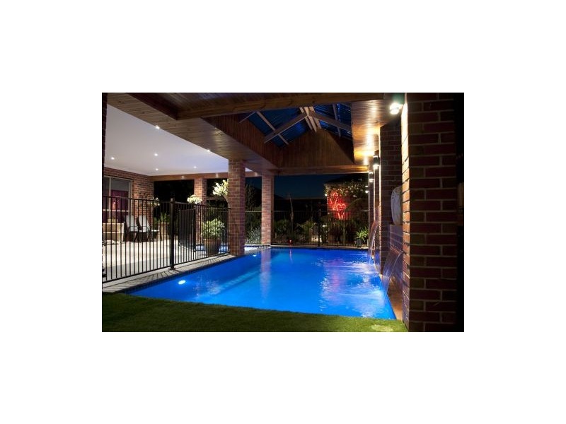 27 Brookfield Avenue, Brookfield VIC 3338