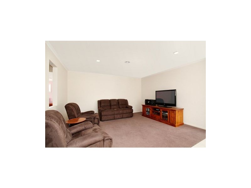 1 Merrijig Court, Kurunjang VIC 3337