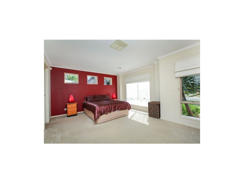 29 Dalray Crescent, Kurunjang VIC 3337