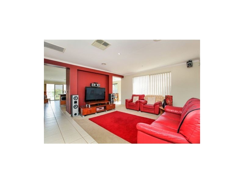 29 Dalray Crescent, Kurunjang VIC 3337