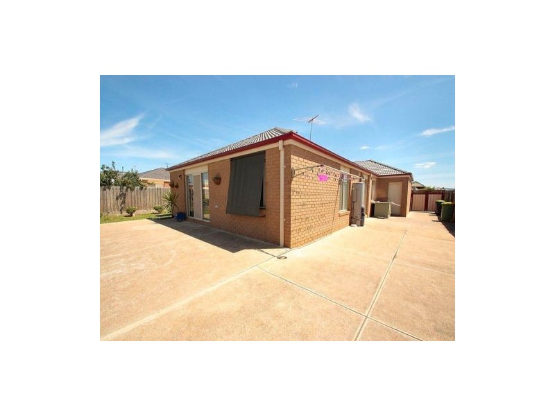 29 Dalray Crescent, Kurunjang VIC 3337