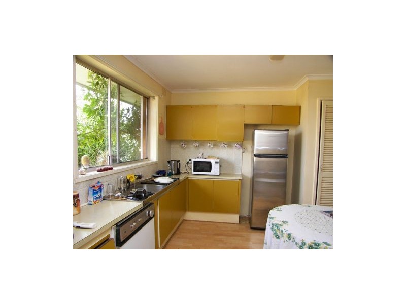 6 Banksia Place, Melton West VIC 3337