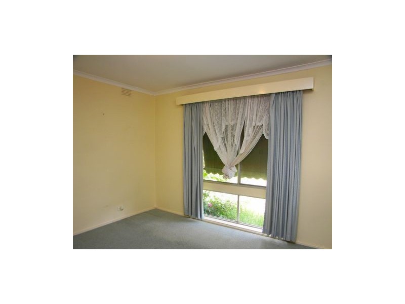 6 Banksia Place, Melton West VIC 3337