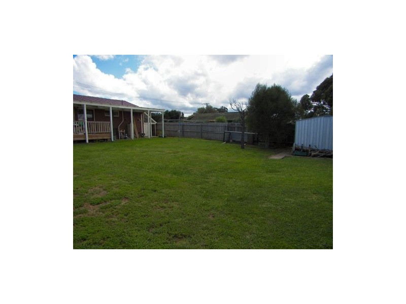 11 Harvey Street, Darley VIC 3340