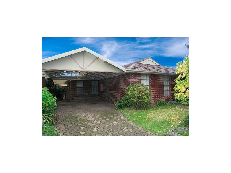 22 Mcdonald Street, Melton South VIC 3338