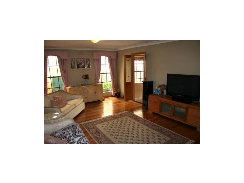 22 Mcdonald Street, Melton South VIC 3338