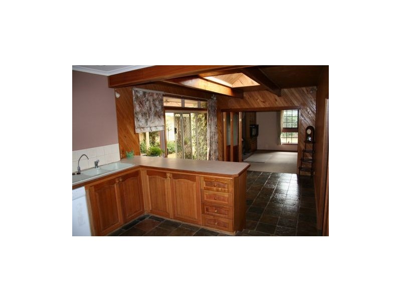 22 Mcdonald Street, Melton South VIC 3338