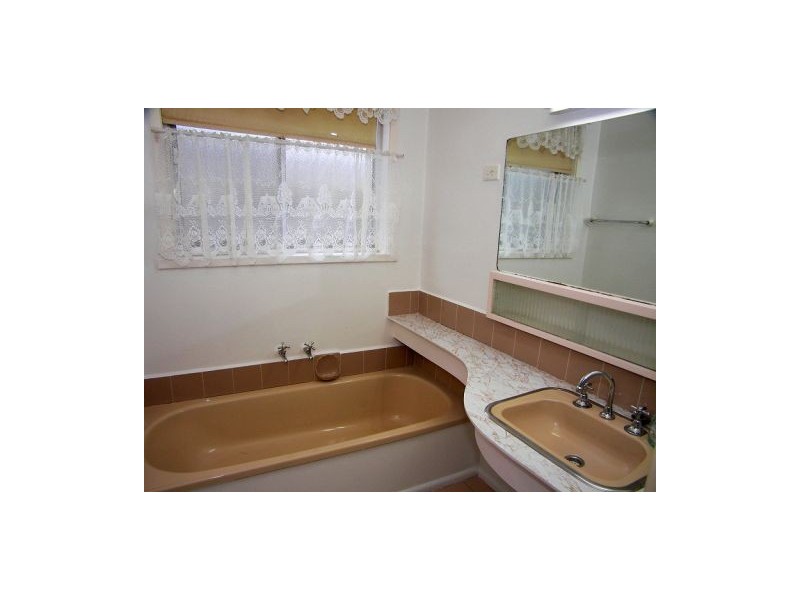 22 Oldershaw Road, Melton VIC 3337