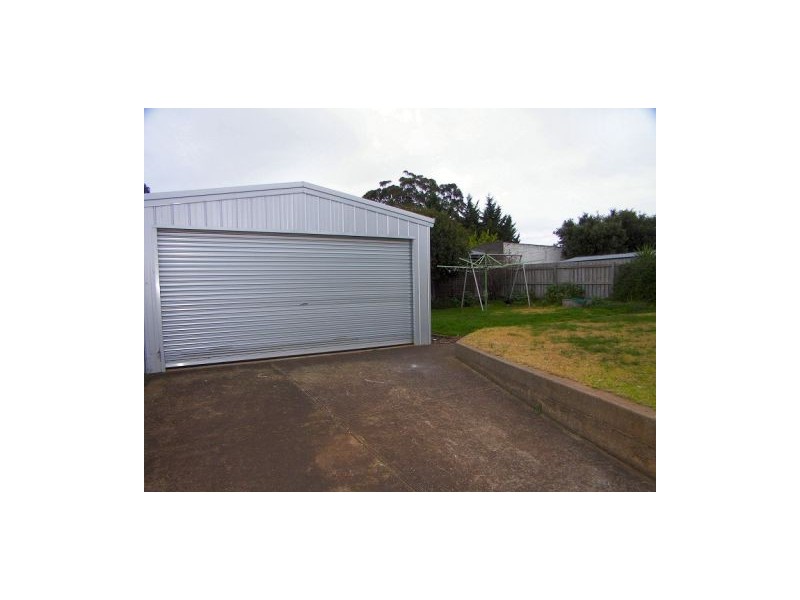 22 Oldershaw Road, Melton VIC 3337