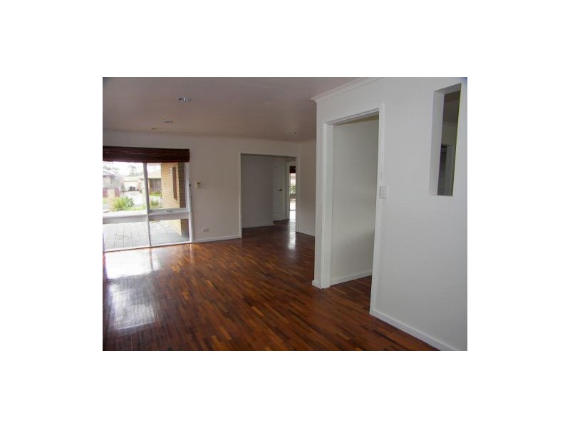 12 Acacia Crescent, Melton South VIC 3338