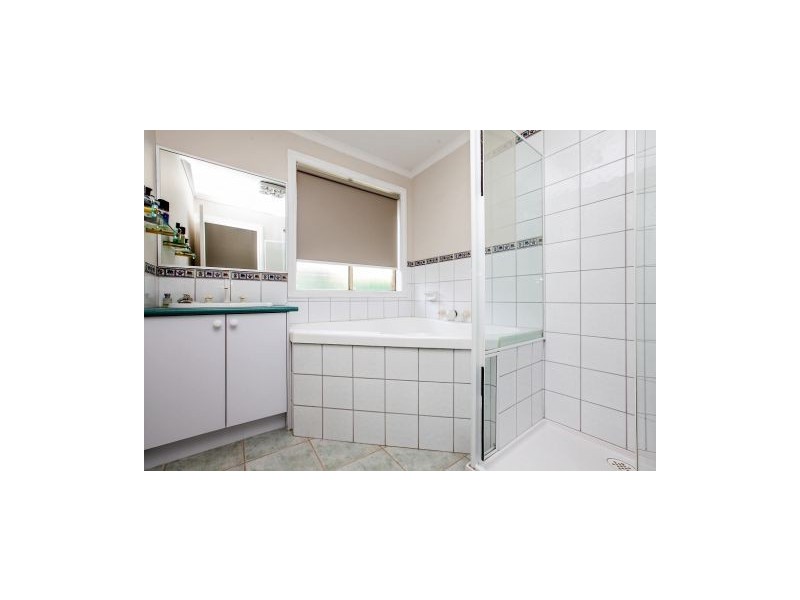 17 Rimbanda Court, Kurunjang VIC 3337