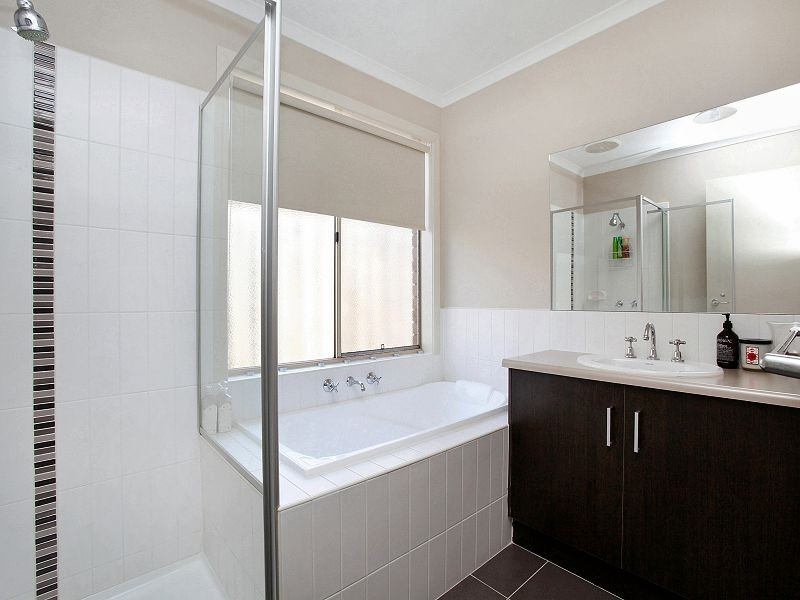 1/94 Dunvegan Drive, Kurunjang VIC 3337