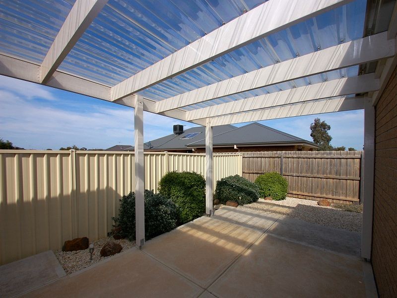 1/94 Dunvegan Drive, Kurunjang VIC 3337