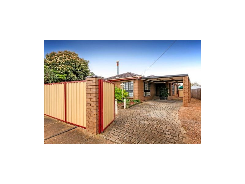 22 Curlew Close, Melton VIC 3337