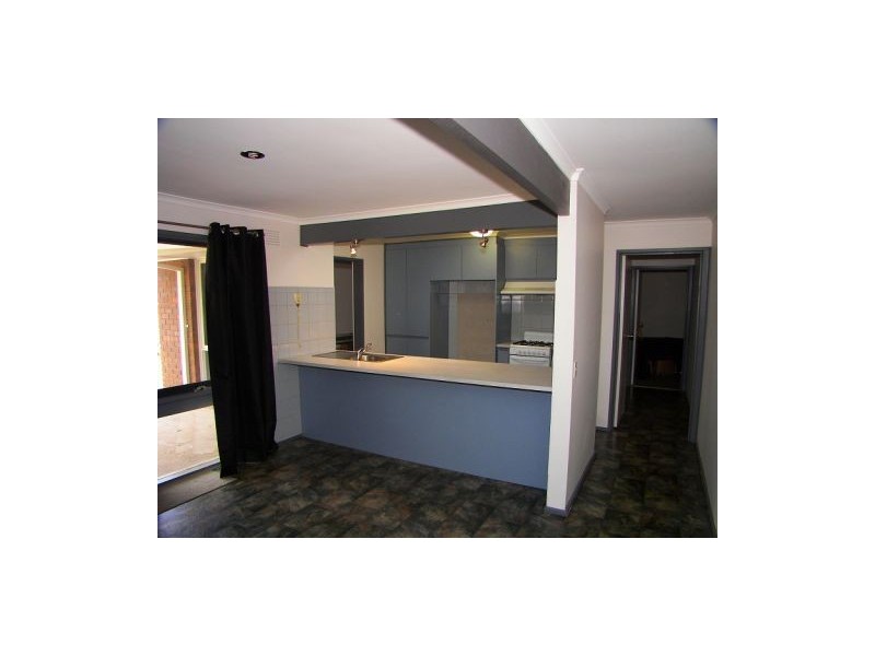 5 Empress Way, Melton West VIC 3337