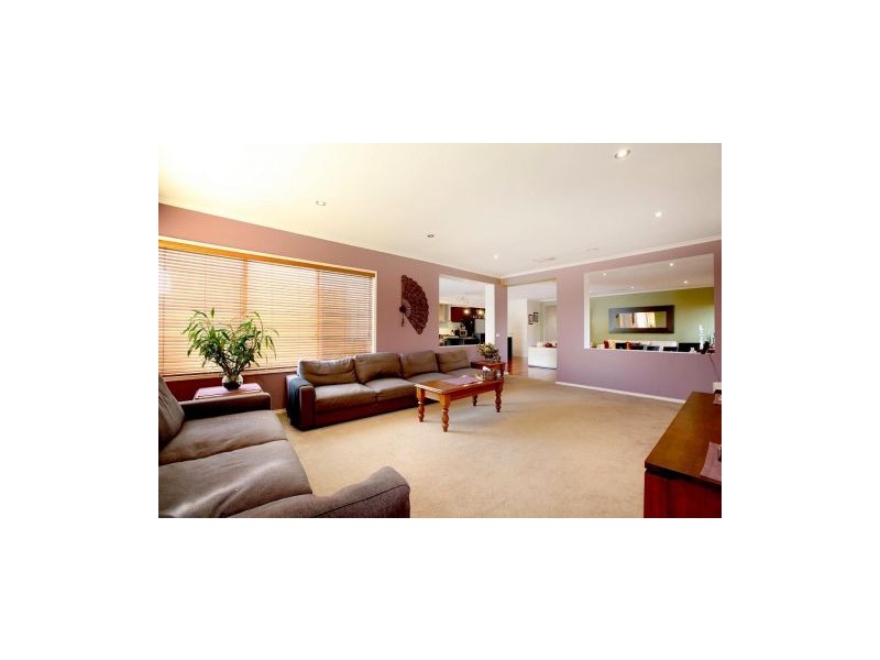 56 Blacknight Way, Kurunjang VIC 3337