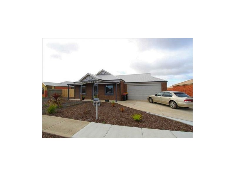 92 Westlake Drive, Melton West VIC 3337