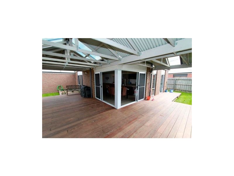 92 Westlake Drive, Melton West VIC 3337