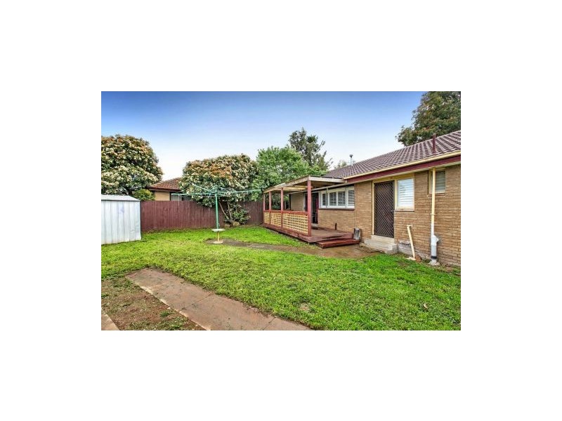 37 Rathdowne Circuit, Melton West VIC 3337
