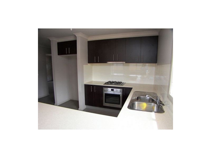 33 Glencoe Street, Kurunjang VIC 3337