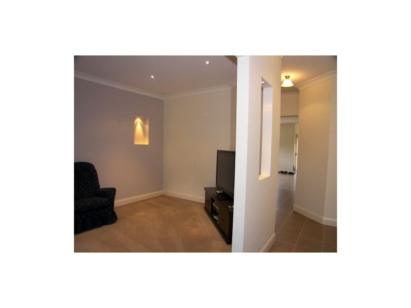 14 Parris Avenue, Melton West VIC 3337