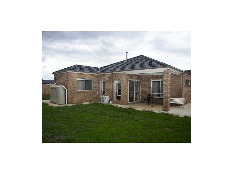 14 Parris Avenue, Melton West VIC 3337