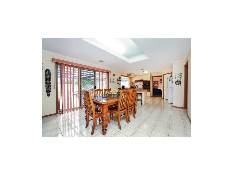 7 Silber Court, Melton West VIC 3337