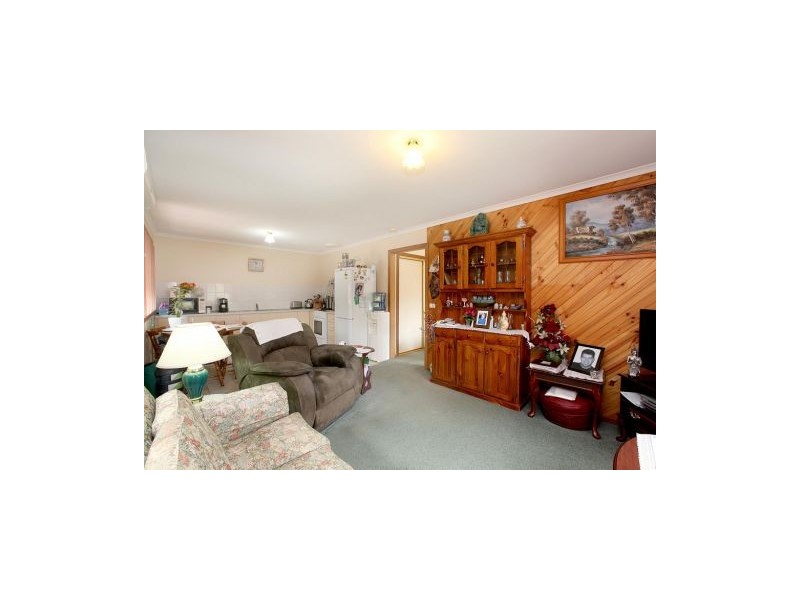 7 Silber Court, Melton West VIC 3337