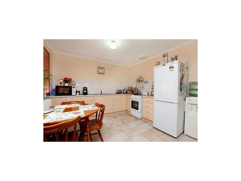 7 Silber Court, Melton West VIC 3337