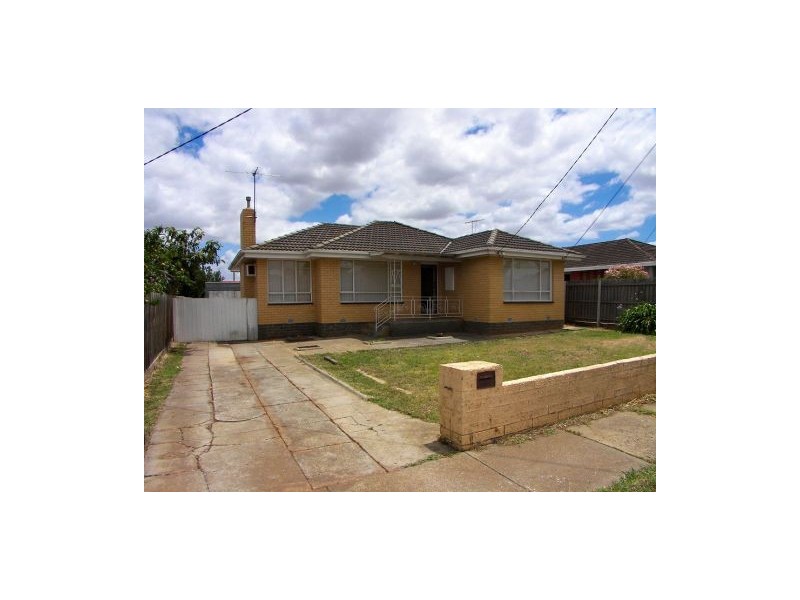 13 Curlew Close, Melton VIC 3337