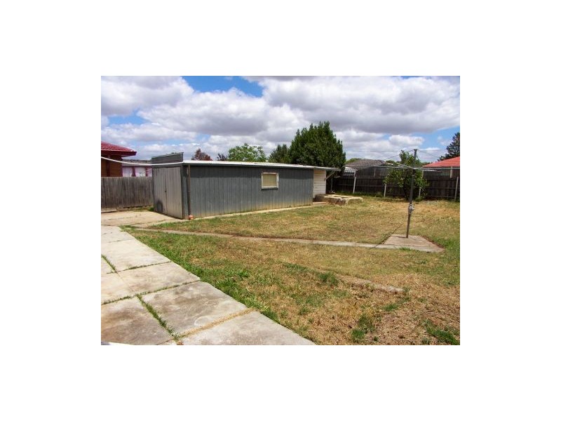 13 Curlew Close, Melton VIC 3337