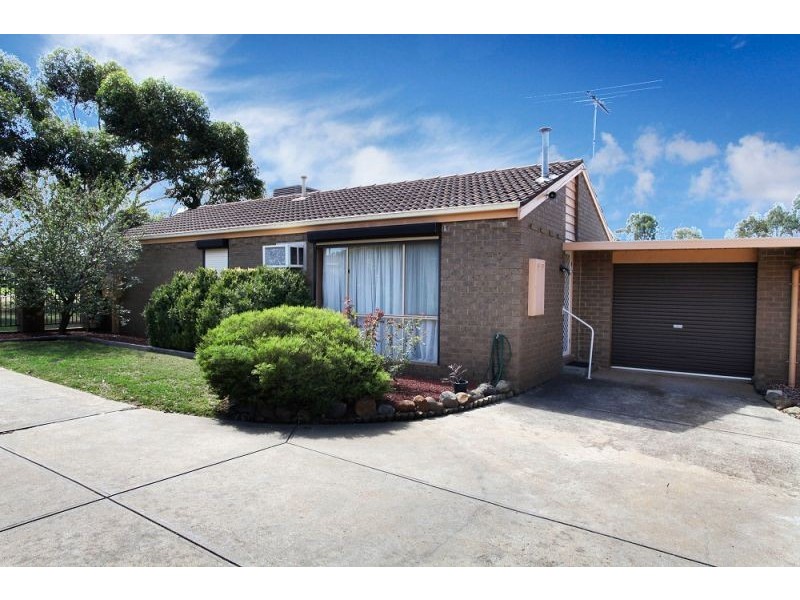 1/1 Reserve Road West, Melton VIC 3337