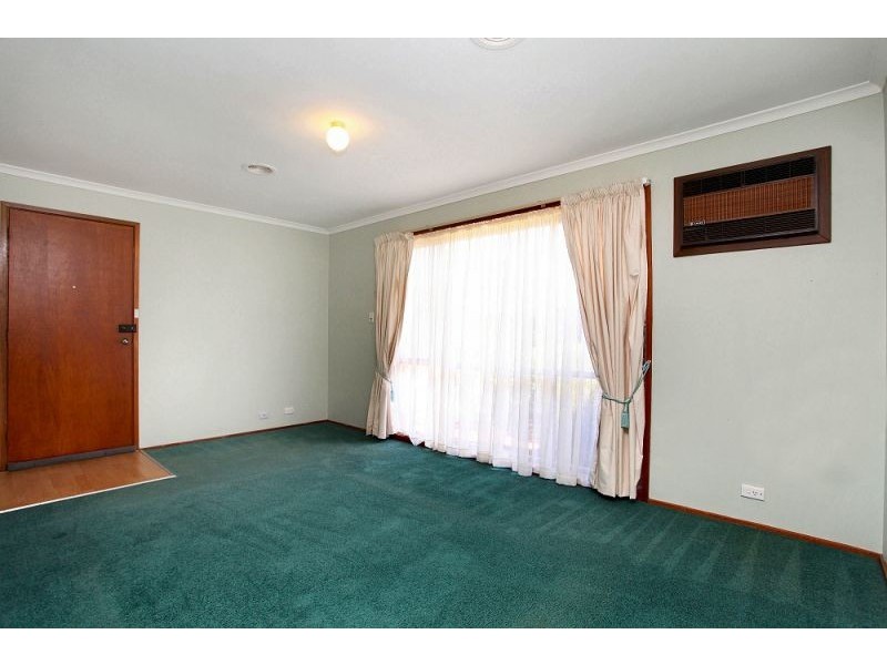 1/1 Reserve Road West, Melton VIC 3337