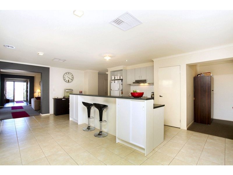 44 Roslyn Park Drive, Melton West VIC 3337