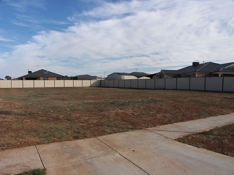 4 Tate Street, Darley VIC 3340