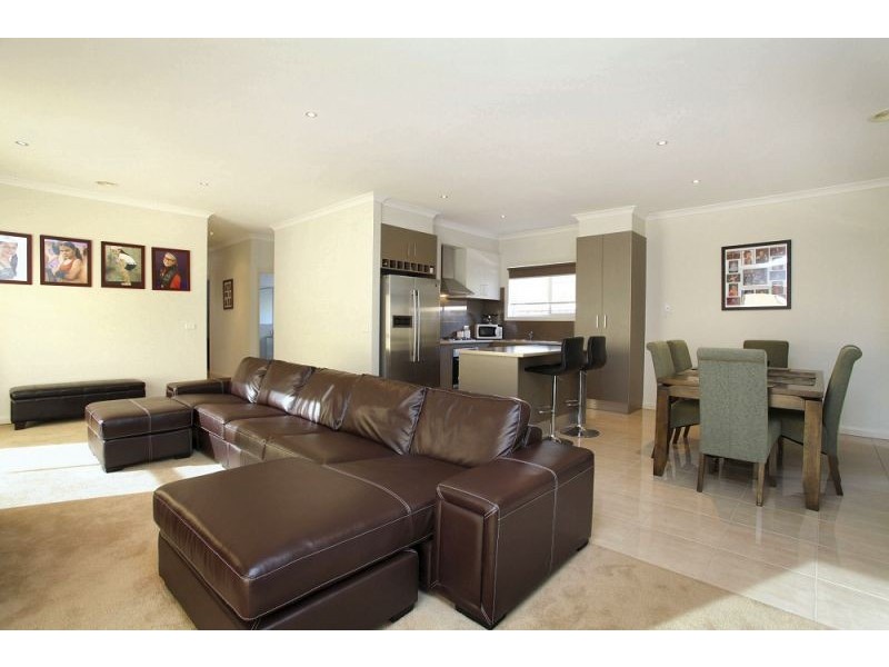 3 Sullivan Place, Melton West VIC 3337