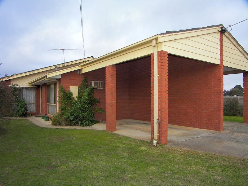 1/8 Carter Road, Melton VIC 3337