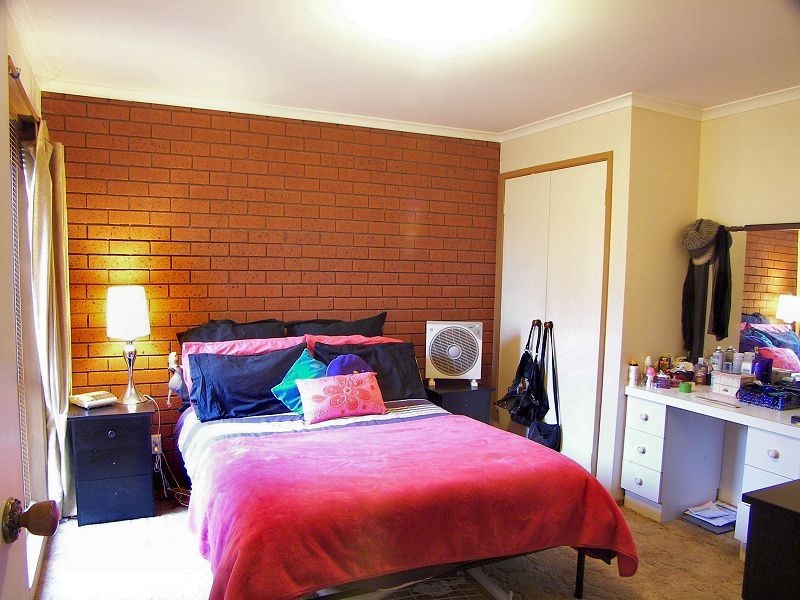 1/8 Carter Road, Melton VIC 3337