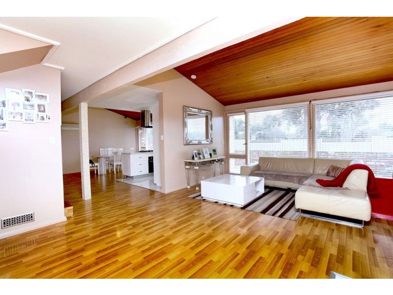 9 Albert Street, Darley VIC 3340