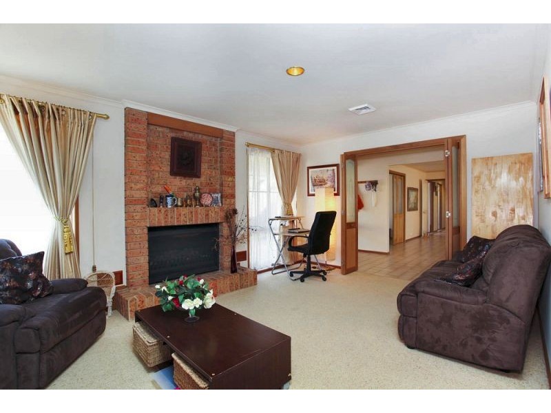 6 Eramu Place, Kurunjang VIC 3337