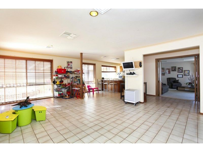 6 Eramu Place, Kurunjang VIC 3337