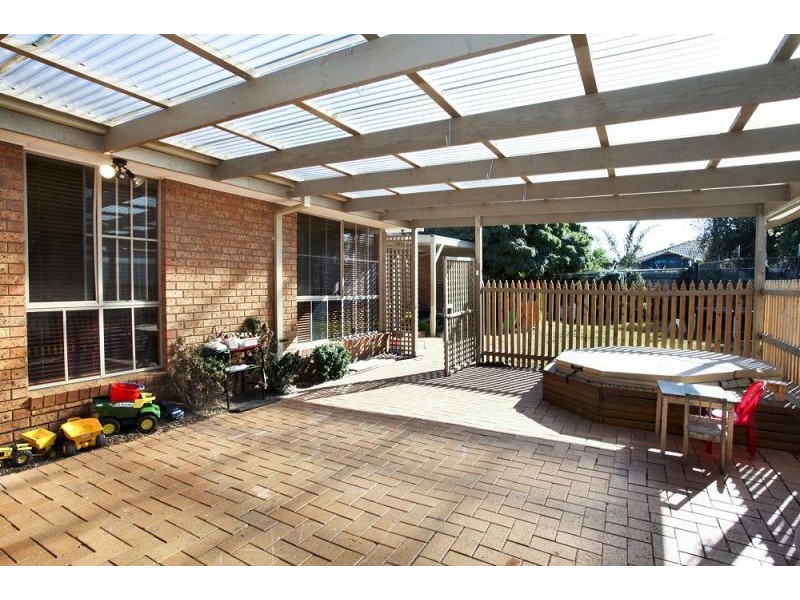 6 Eramu Place, Kurunjang VIC 3337