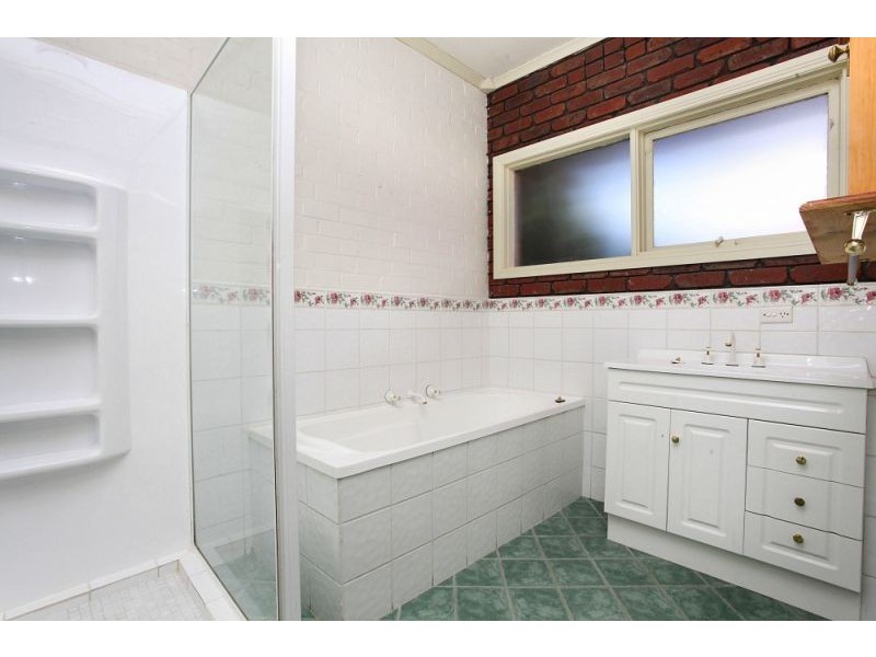 33 Monash Street, Melton South VIC 3338