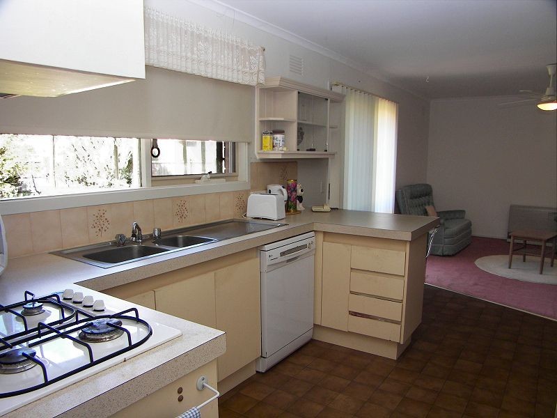 118 Hilton Way, Melton West VIC 3337