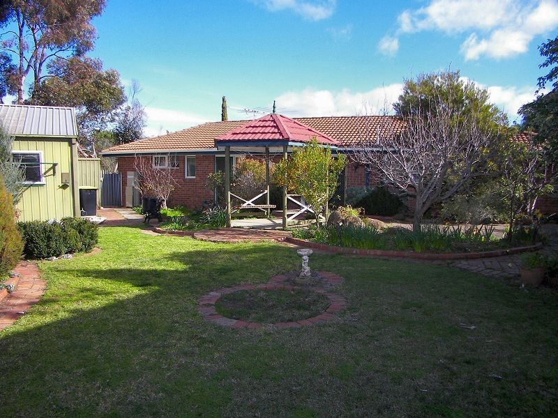 118 Hilton Way, Melton West VIC 3337