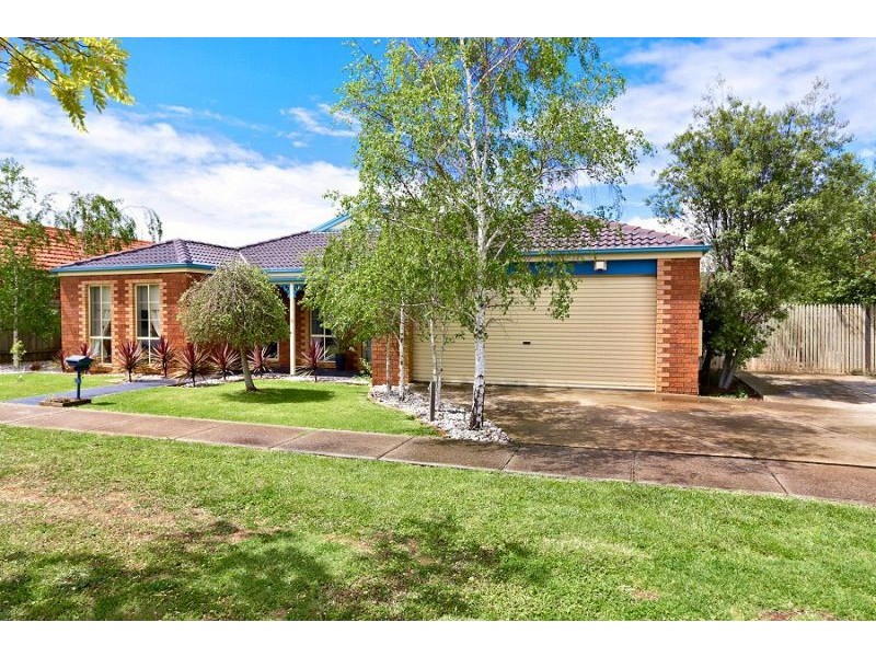 5 Prahn Court, Brookfield VIC 3338