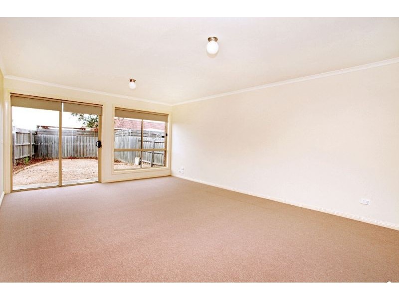 8/28-34 Phillips Street, Melton South VIC 3338