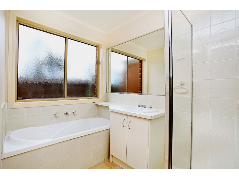 8/28-34 Phillips Street, Melton South VIC 3338